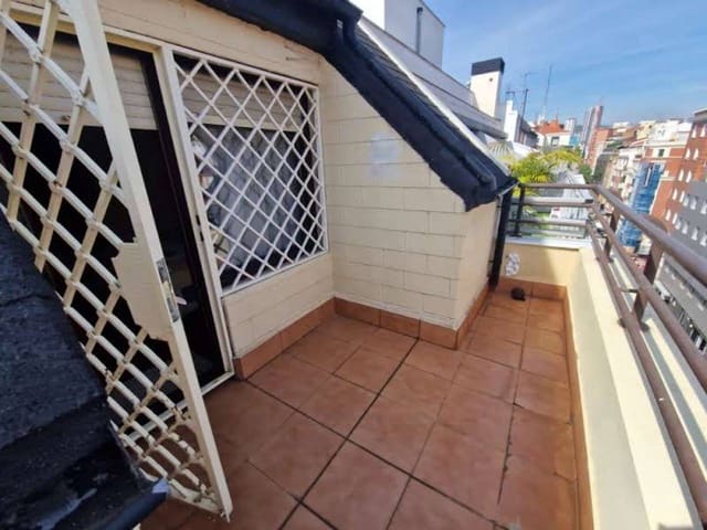 3 soveværelse Lejlighed til leje i Bilbao - € 1.400 (Ref: 9784975)