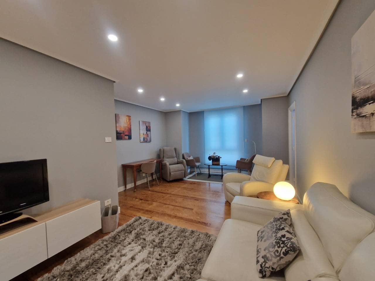 2 quarto Apartamento para arrendar em Bilbao - 1 400 € (Ref: 9789802)