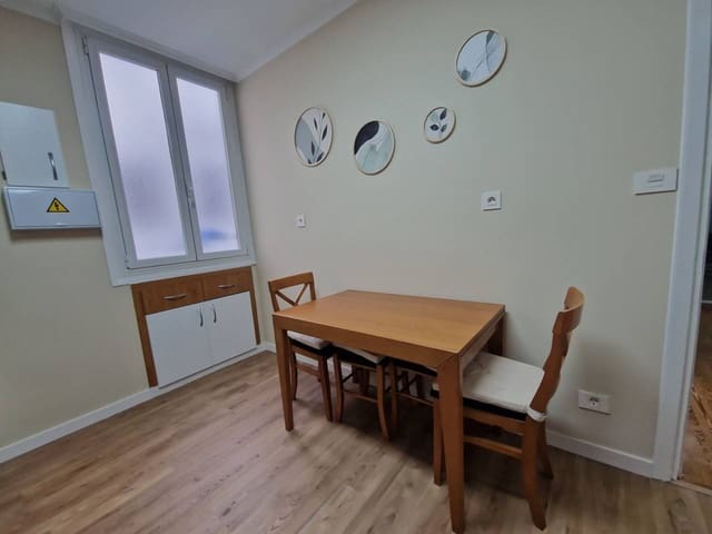 2 quarto Apartamento para arrendar em Bilbao - 1 400 € (Ref: 9789802)