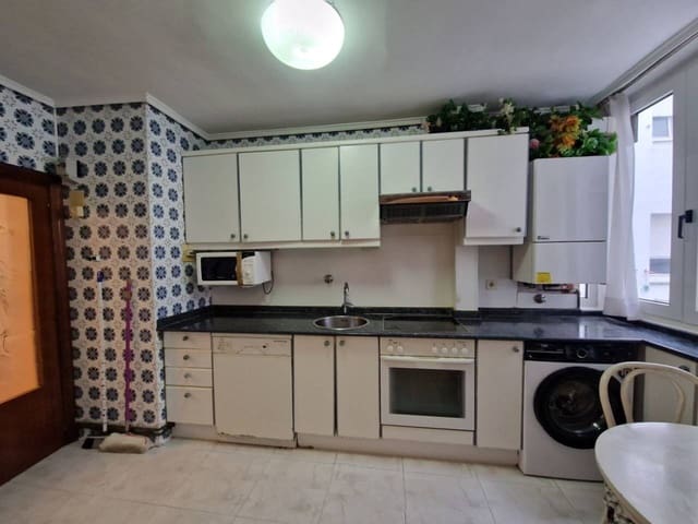 Piso de 3 habitaciones en Bilbao en venta con garaje - 395.000 € (Ref: 9819787)