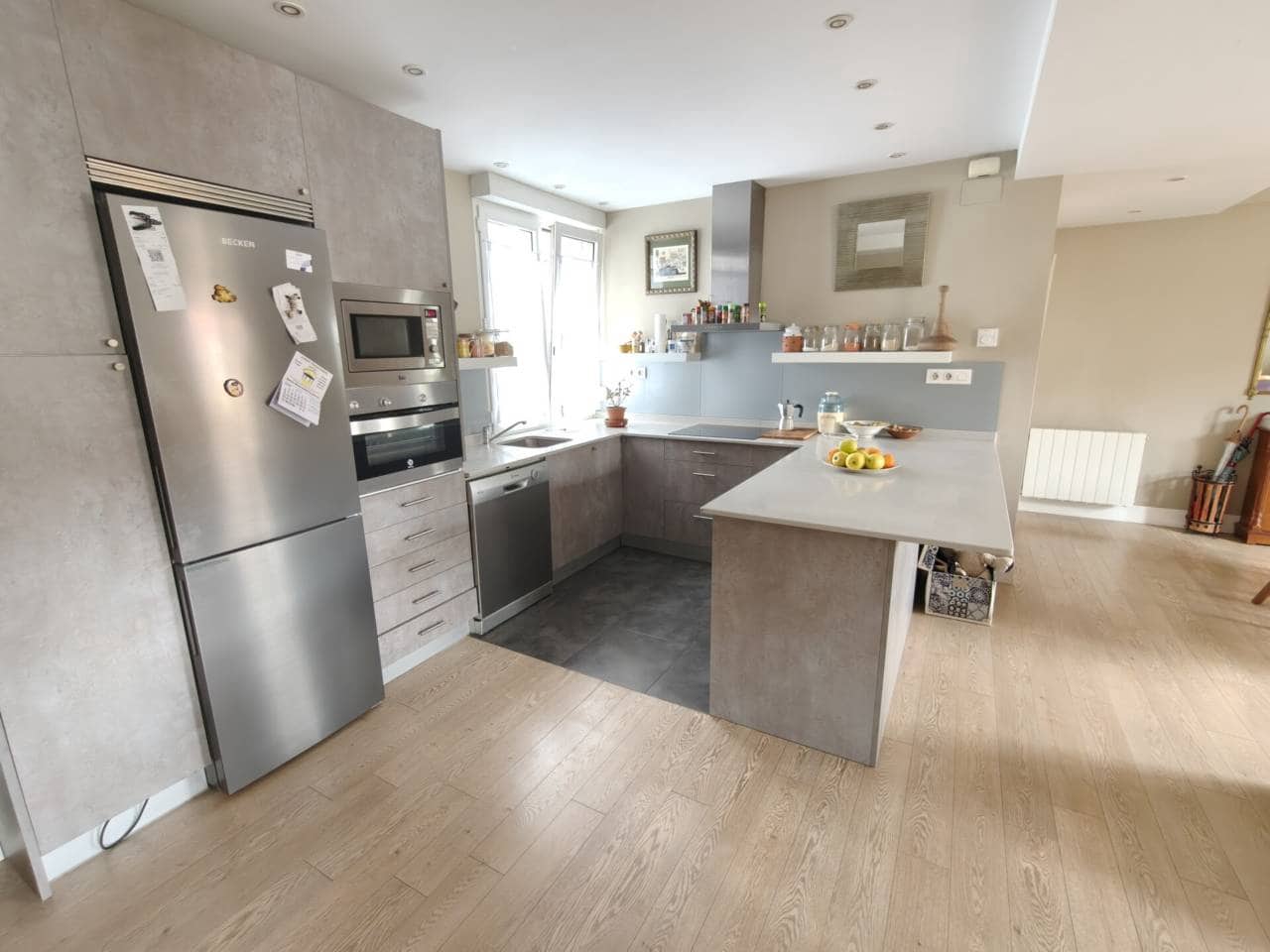 1 bedroom Penthouse for sale in Bilbao with garage - € 355,000 (Ref: 9841959)