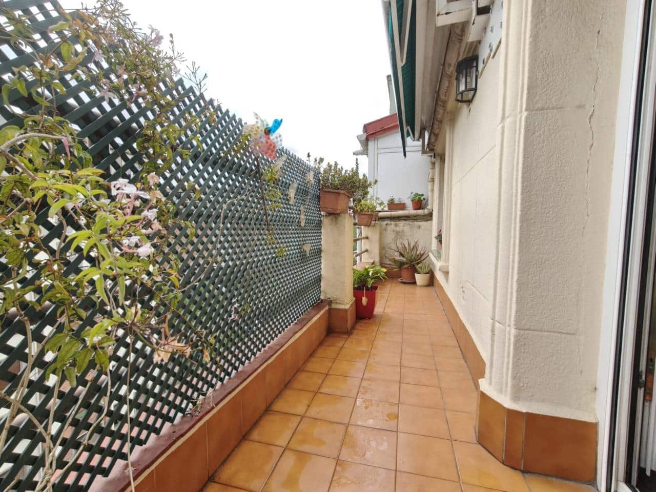 1 bedroom Penthouse for sale in Bilbao with garage - € 355,000 (Ref: 9841959)