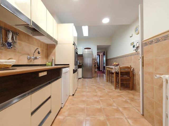 4 soveværelse Lejlighed til salg i Bilbao med garage - € 850.000 (Ref: 9921573)