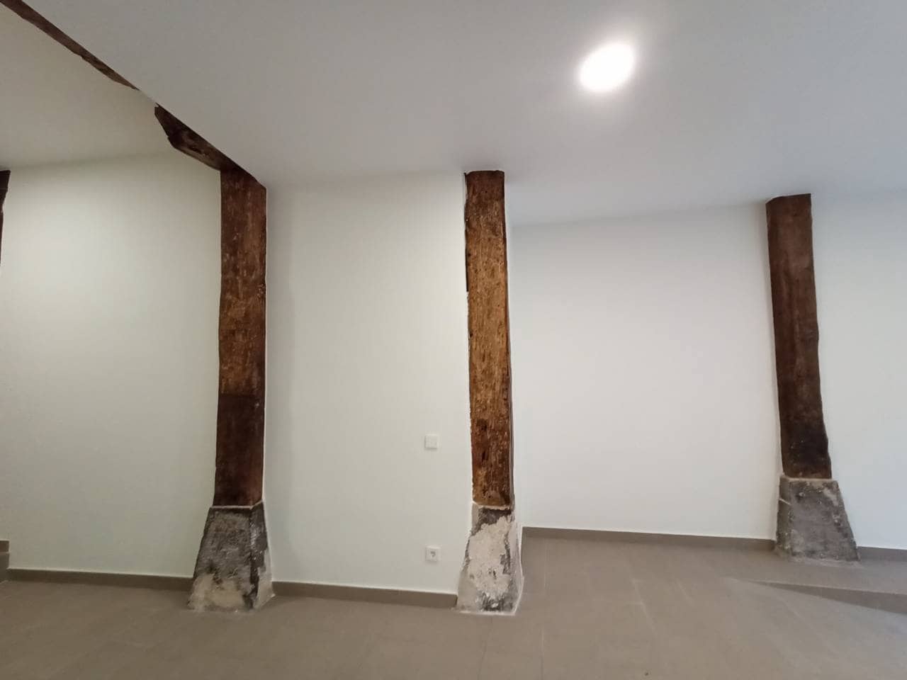 Kommersiell til salgs i Bilbao - € 90 000 (Ref: 9941654)