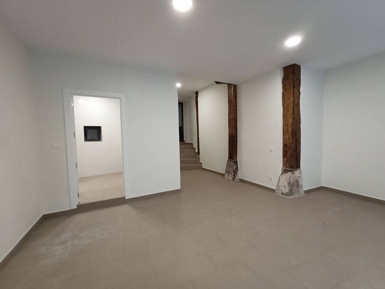 Kommersiell til salgs i Bilbao - € 90 000 (Ref: 9941654)