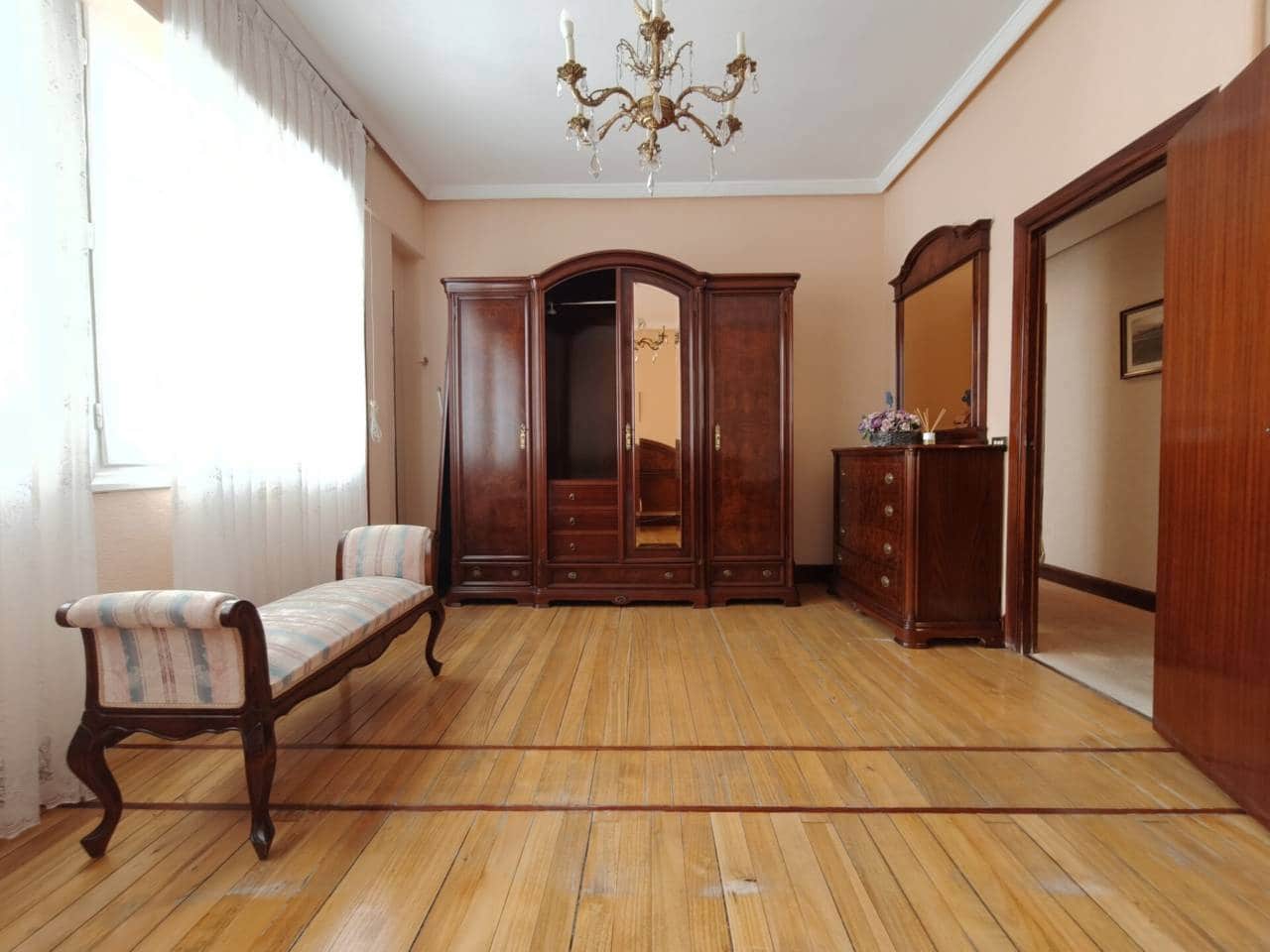 3 slaapkamer Flat te koop in Bilbao - € 450.000 (Ref: 9946906)