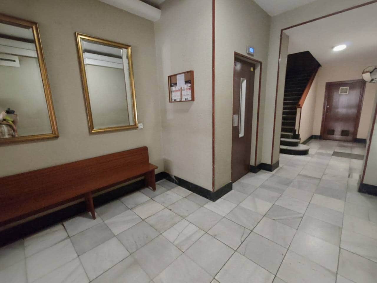 3 slaapkamer Flat te koop in Bilbao - € 450.000 (Ref: 9946906)