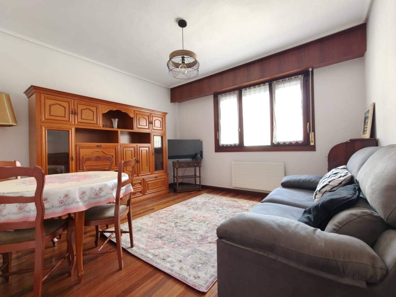 2 sovrum Lägenhet att hyra i Bilbao med garage - 1 000 € (Ref: 9946907)