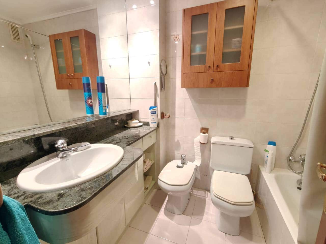 2 sovrum Lägenhet att hyra i Bilbao med garage - 1 000 € (Ref: 9946907)