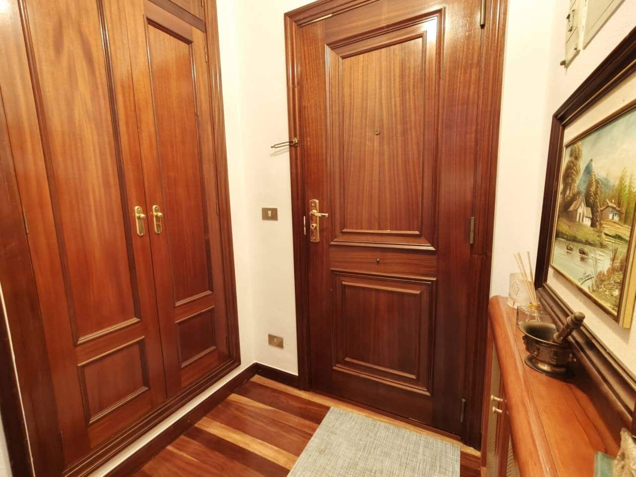 2 sovrum Lägenhet att hyra i Bilbao med garage - 1 000 € (Ref: 9946907)