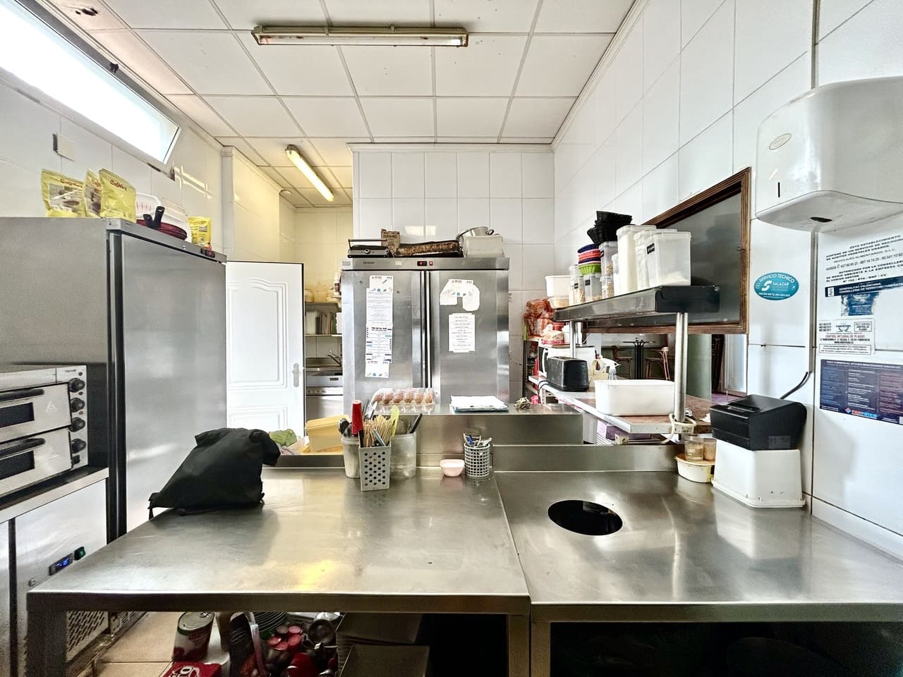 Kommersiell till salu i Villamartin med garage - 180 000 € (Ref: 10002593)