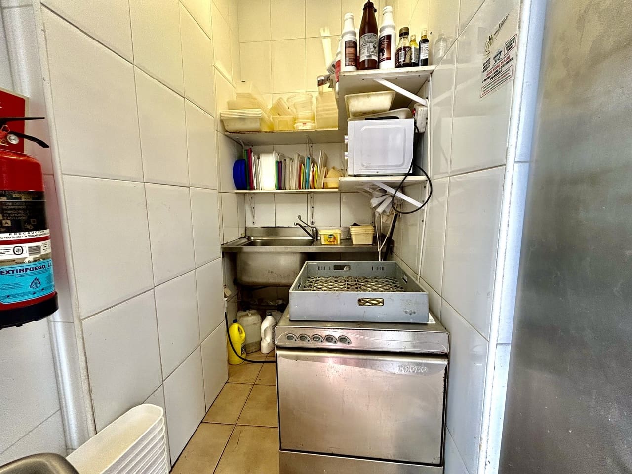 Kommersiell till salu i Villamartin med garage - 180 000 € (Ref: 10002593)