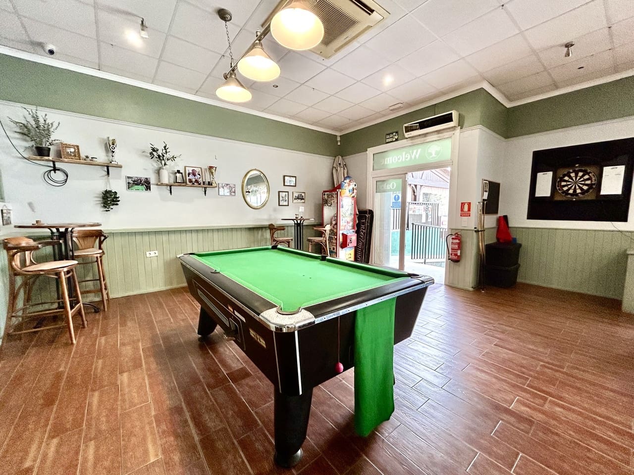 Kommersiell till salu i Villamartin med garage - 180 000 € (Ref: 10002593)