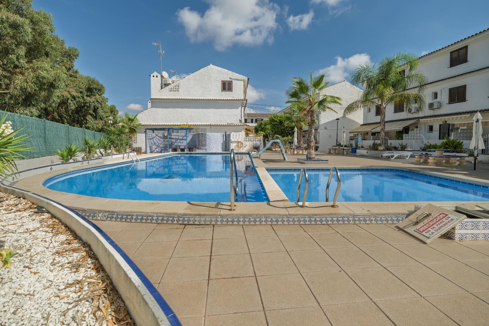 3 soveværelse Byhus til salg i Los Altos med swimmingpool - € 199.900 (Ref: 10002599)