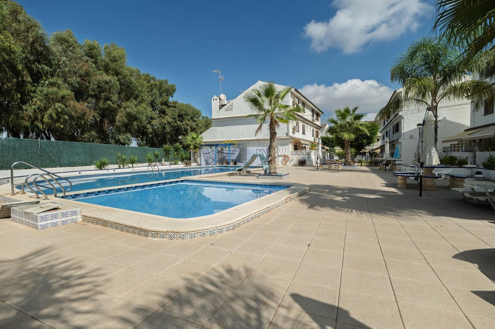 3 soveværelse Byhus til salg i Los Altos med swimmingpool - € 199.900 (Ref: 10002599)