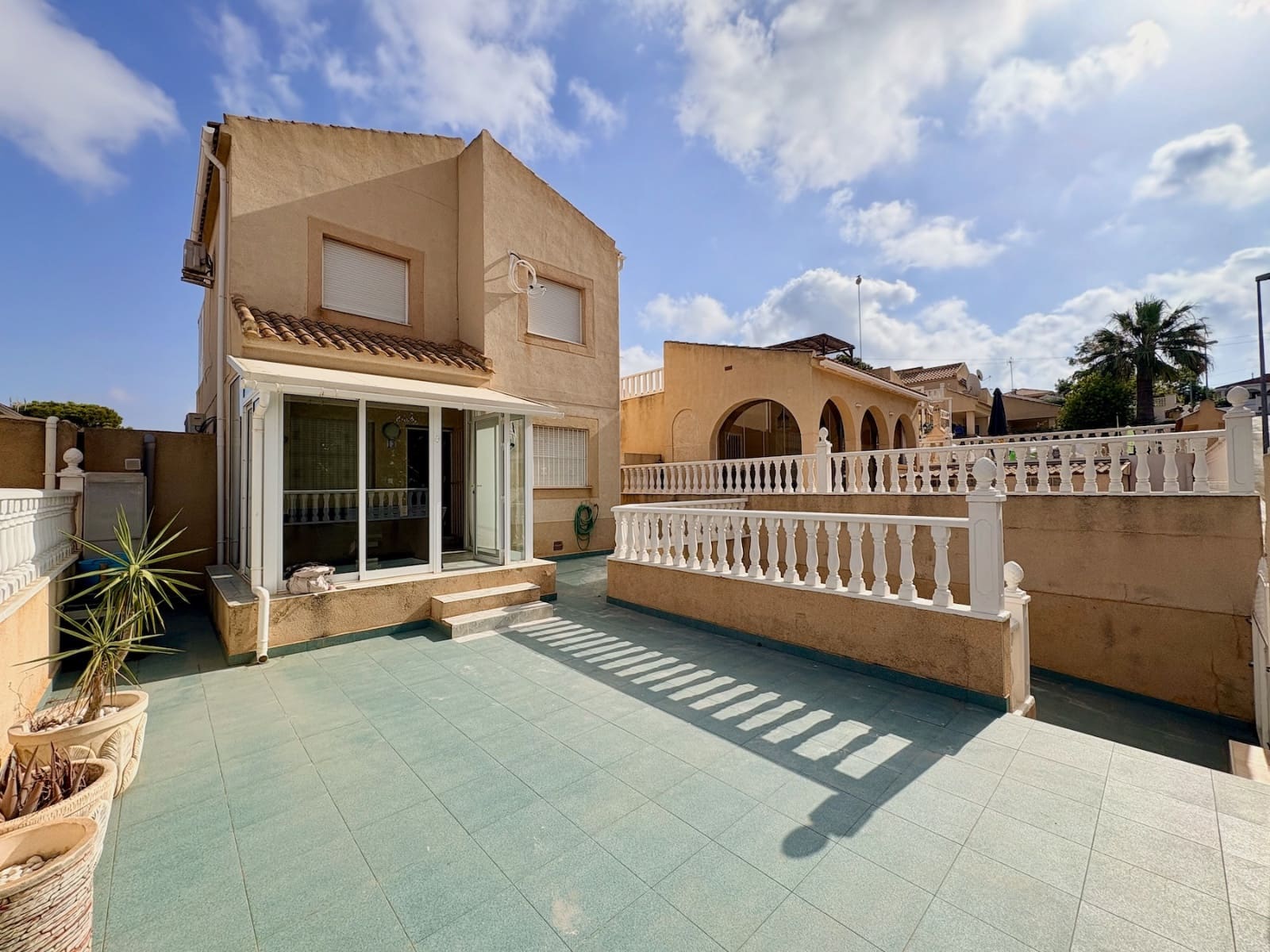 4 Zimmer Villa zu verkaufen in Los Balcones mit Pool - 270.000 € (Ref: 10003548)