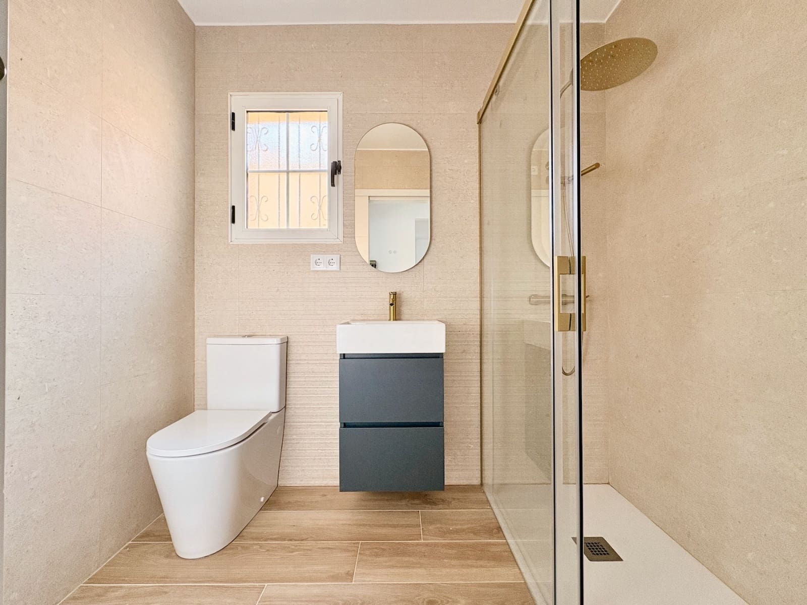 4 Zimmer Villa zu verkaufen in Los Balcones mit Pool - 270.000 € (Ref: 10003548)
