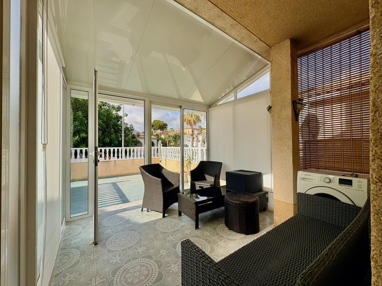 4 Zimmer Villa zu verkaufen in Los Balcones mit Pool - 270.000 € (Ref: 10003548)