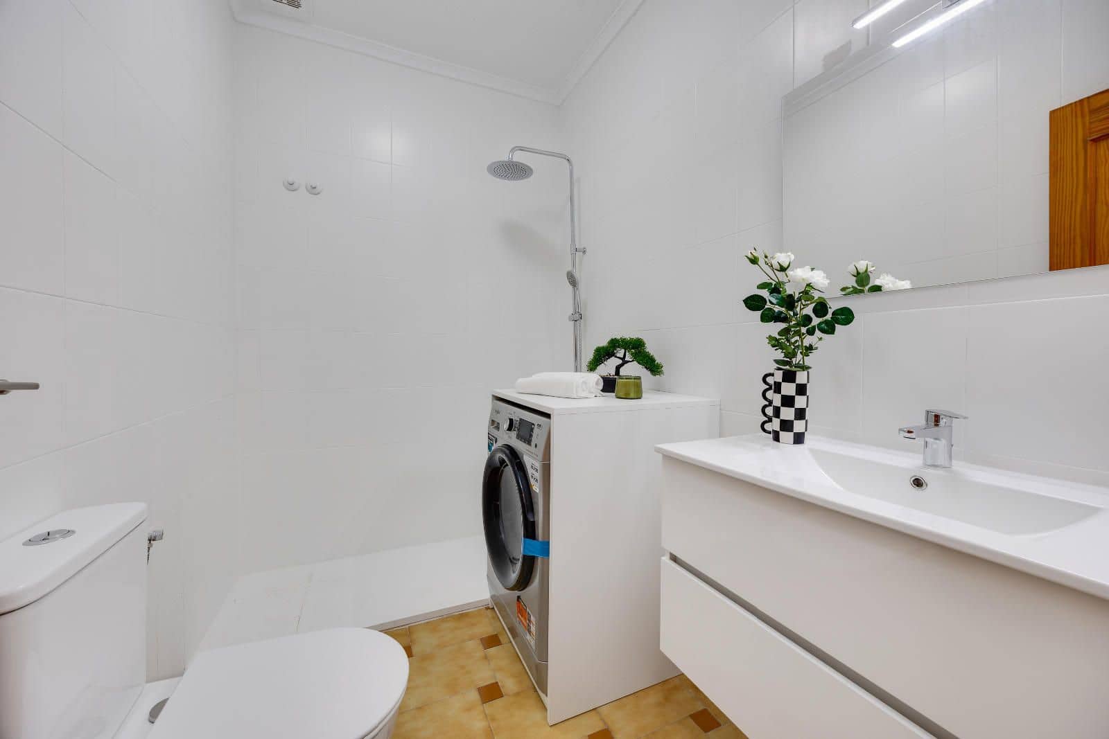 1 soveværelse Lejlighed til salg i Torrevieja med swimmingpool - € 132.969 (Ref: 10006302)