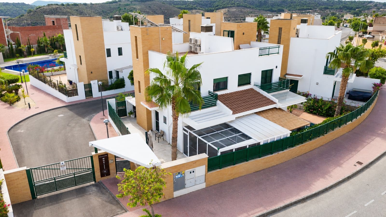 3 slaapkamer Halfvrijstaande villa te koop in La Marquesa met zwembad - € 299.000 (Ref: 10016685)