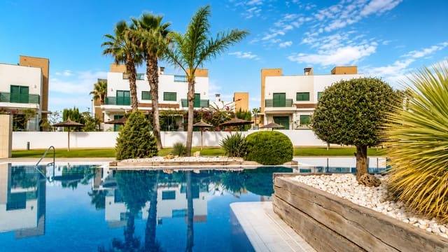 3 slaapkamer Halfvrijstaande villa te koop in La Marquesa, Rojales met zwembad - € 299.000 (Ref: 10016685)