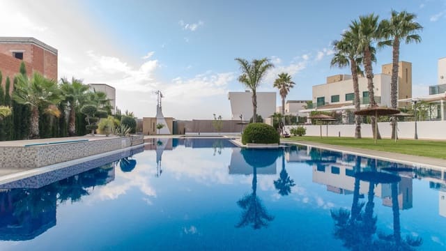 3 slaapkamer Halfvrijstaande villa te koop in La Marquesa, Rojales met zwembad - € 299.000 (Ref: 10016685)