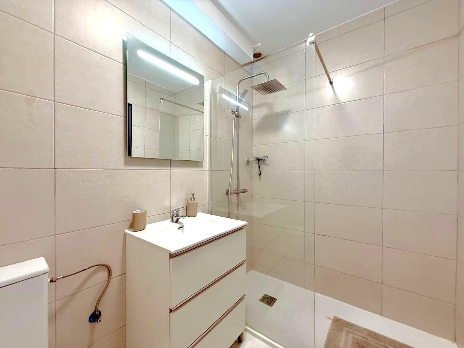 4 makuuhuone Omakotitalo myytävänä paikassa Villamartin mukana uima-altaan - 325 000 € (Ref: 10018214)
