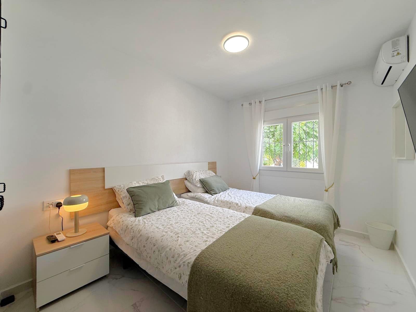 4 makuuhuone Omakotitalo myytävänä paikassa Villamartin mukana uima-altaan - 325 000 € (Ref: 10018214)