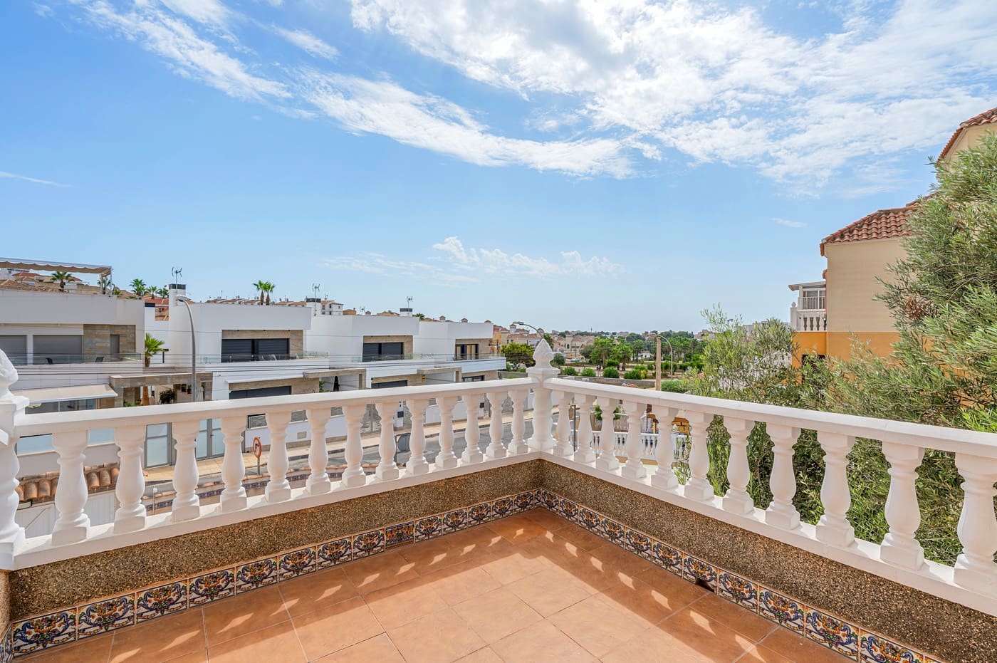 3 bedroom Villa for sale in Villamartin with pool - € 229,000 (Ref: 10023659)