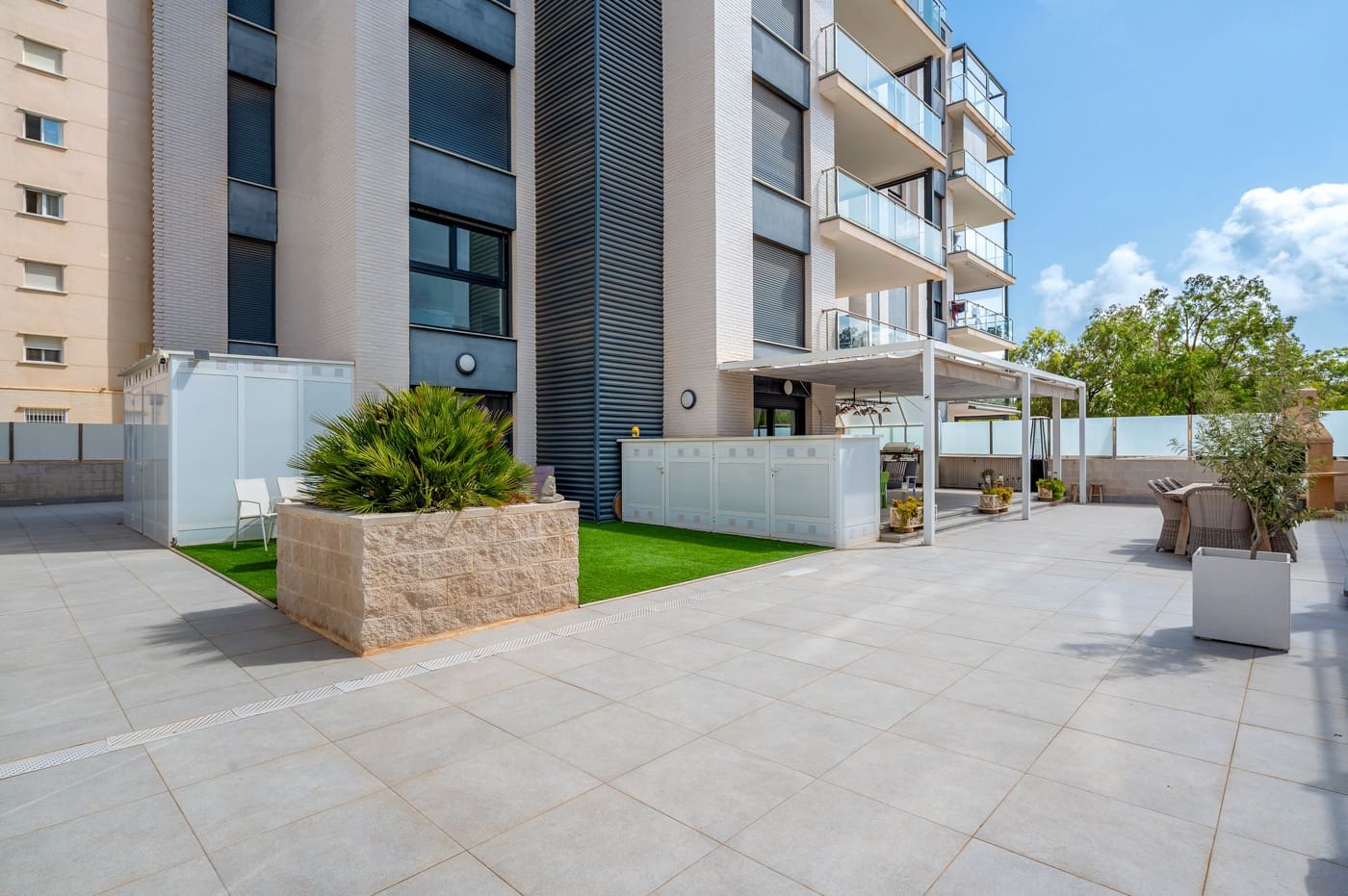 Apartamento de 3 habitaciones en Guardamar del Segura en venta con piscina garaje - 379.000 € (Ref: 10023660)