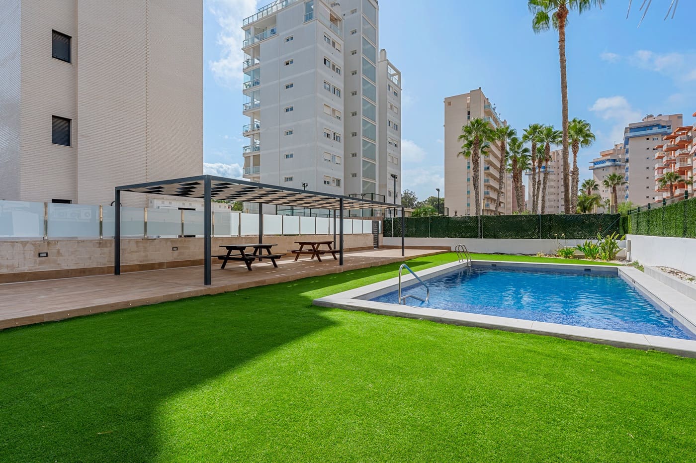 Apartamento de 3 habitaciones en Guardamar del Segura en venta con piscina garaje - 379.000 € (Ref: 10023660)