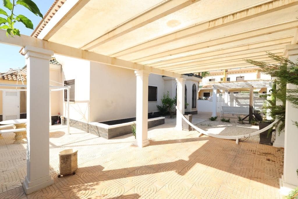 3 soveværelse Byhus til salg i Ciudad Quesada med swimmingpool garage - € 289.900 (Ref: 10023664)
