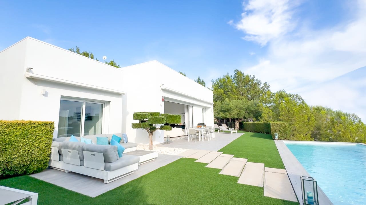 3 sovrum Villa till salu i Las Colinas Golf med pool - 990 000 € (Ref: 10026922)