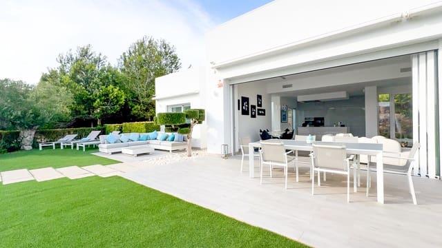 3 bedroom Villa for sale in Las Colinas Golf, Orihuela with pool - € 990,000 (Ref: 10026922)