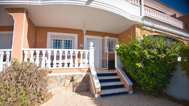3 chambre Maison de Ville à vendre à Doña Pepa, Rojales avec piscine - 249 950 € (Ref: 10029544)