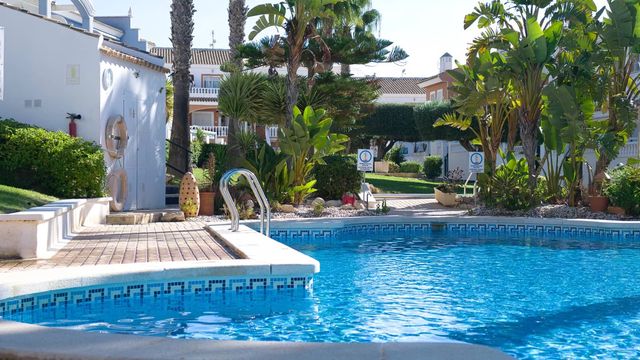 3 chambre Maison de Ville à vendre à Doña Pepa, Rojales avec piscine - 249 950 € (Ref: 10029544)