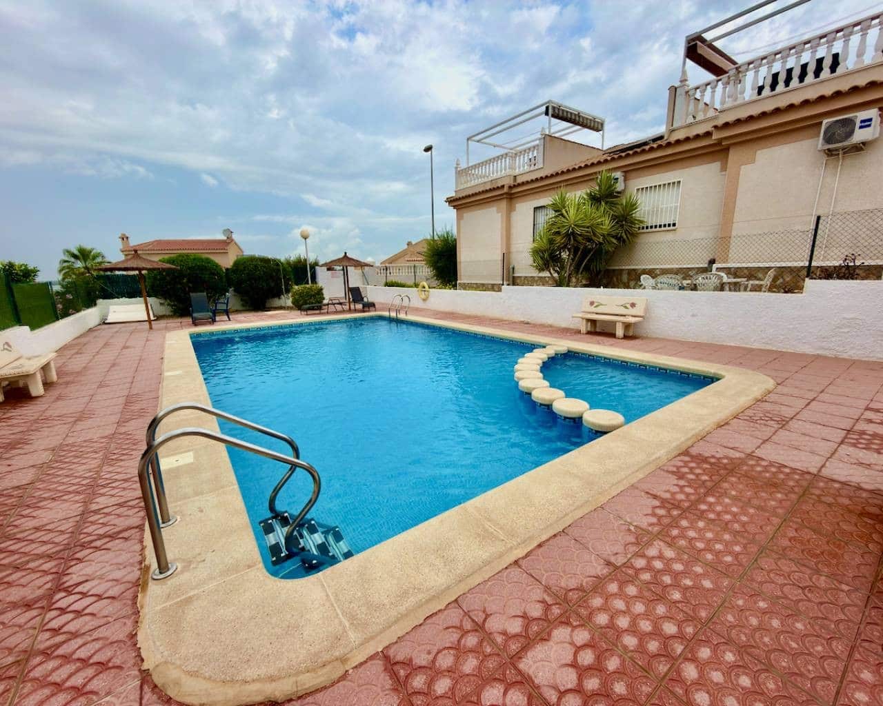 2 chambre Villa/Maison Semi-Mitoyenne à vendre à Ciudad Quesada avec piscine - 220 000 € (Ref: 10030918)