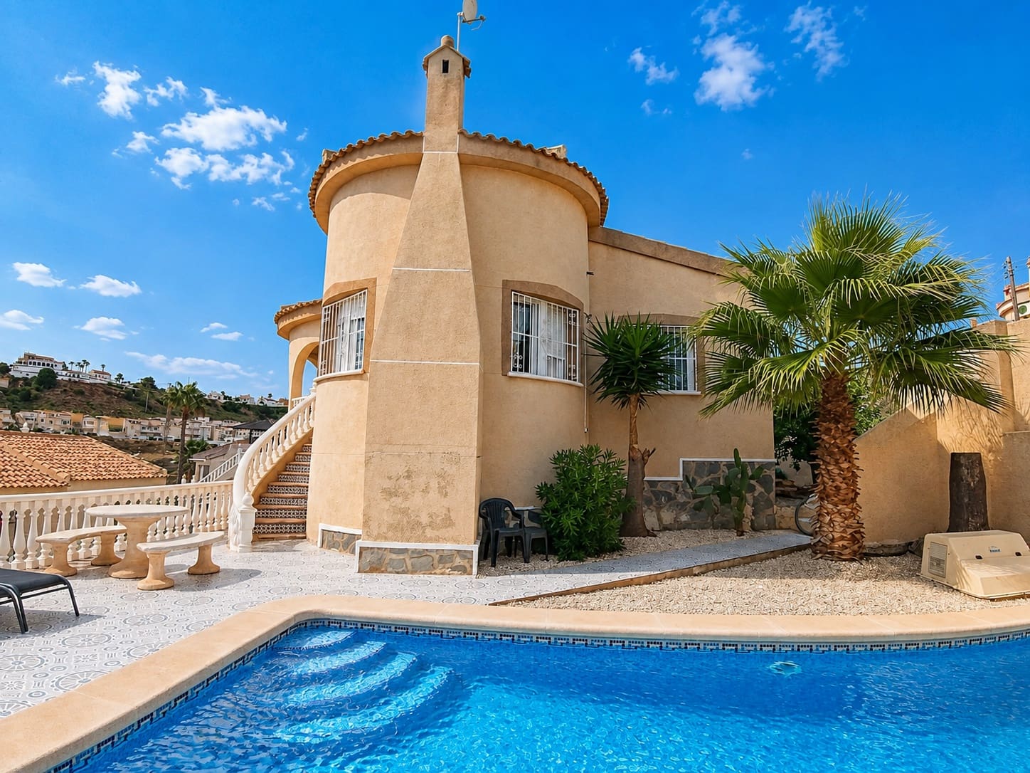 Chalet de 2 habitaciones en La Marquesa en venta con piscina - 289.000 € (Ref: 10033101)