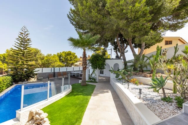 5 Zimmer Villa zu verkaufen in Los Balcones mit Garage - 849.000 € (Ref: 10054654)