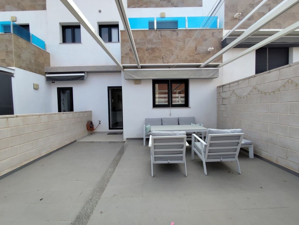 3 bedroom Townhouse for sale in Bigastro with pool - € 247,000 (Ref: 10054841)