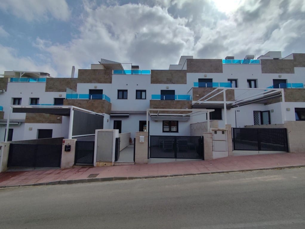 3 bedroom Townhouse for sale in Bigastro with pool - € 247,000 (Ref: 10054841)
