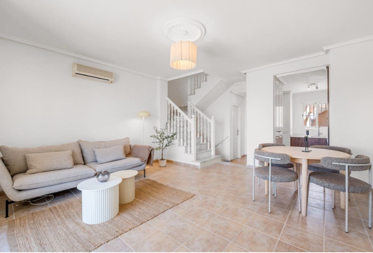 3 soverom Kjedet enebolig til salgs i La Marquesa - € 269 000 (Ref: 10055588)