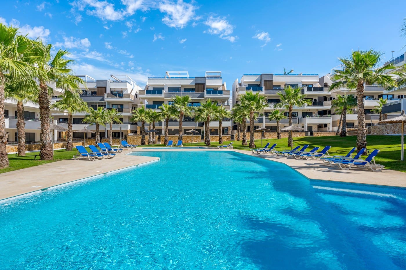 2 soveværelse Lejlighed til salg i Los Altos med swimmingpool garage - € 299.000 (Ref: 10061387)