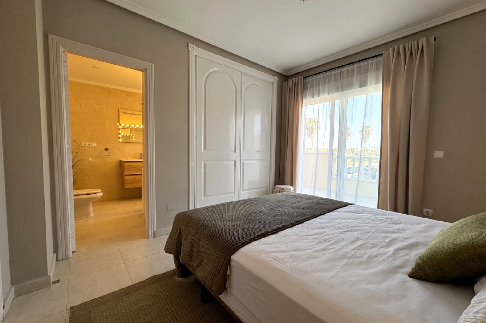 Pareado de 3 habitaciones en Doña Pepa en venta - 370.000 € (Ref: 10062379)