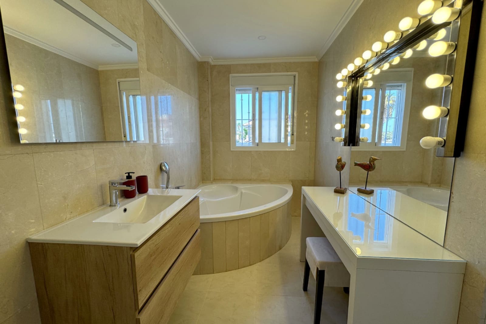 Pareado de 3 habitaciones en Doña Pepa en venta - 370.000 € (Ref: 10062379)