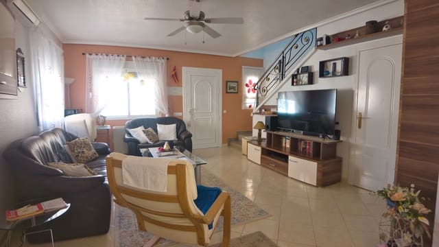 2 slaapkamer Halfvrijstaande villa te koop in Ciudad Quesada, Rojales met garage - € 239.950 (Ref: 10073275)