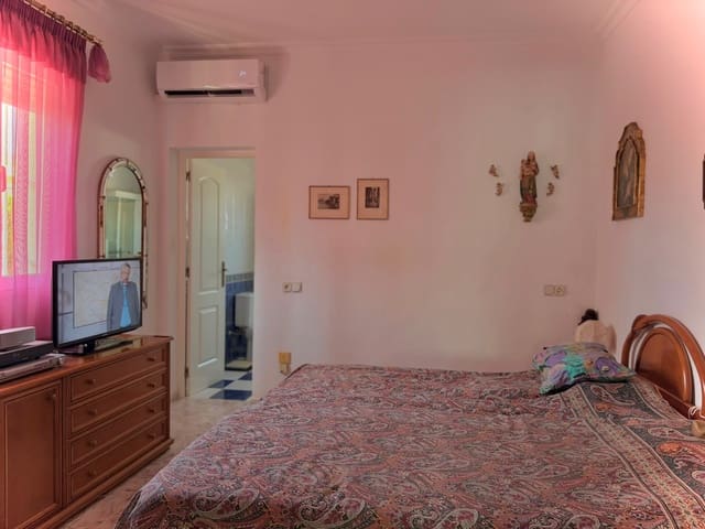 Chalet de 3 habitaciones en Ciudad Quesada, Rojales en venta con piscina - 399.950 € (Ref: 10073276)
