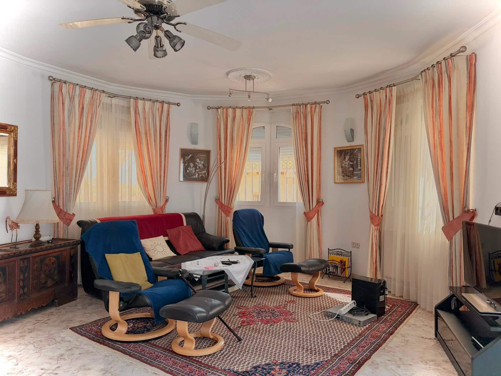 Chalet de 3 habitaciones en Ciudad Quesada en venta con piscina - 399.950 € (Ref: 10073276)