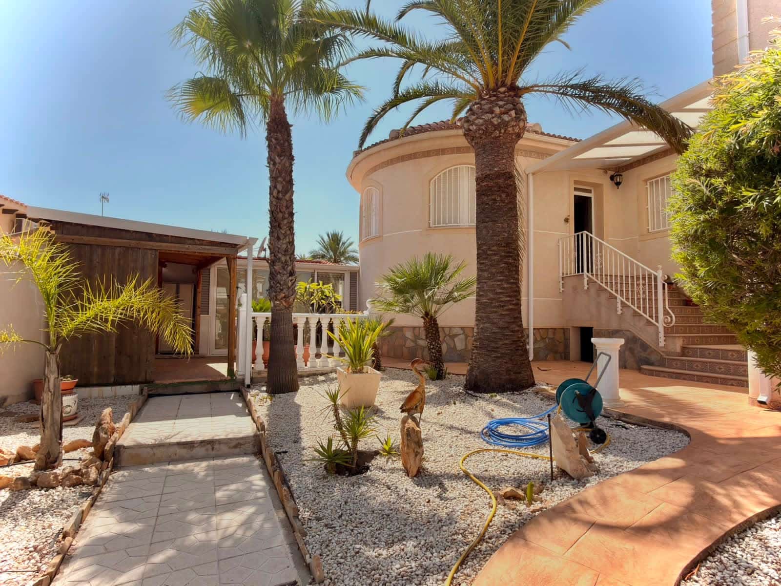 Chalet de 3 habitaciones en Ciudad Quesada en venta con piscina - 399.950 € (Ref: 10073276)