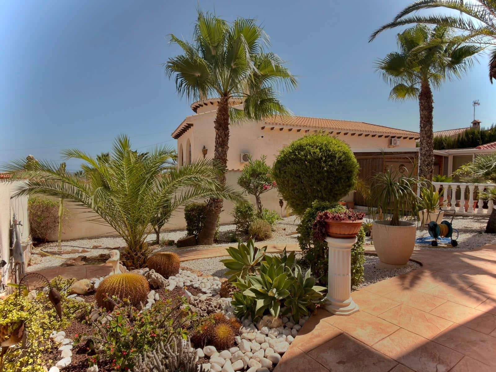Chalet de 3 habitaciones en Ciudad Quesada en venta con piscina - 399.950 € (Ref: 10073276)